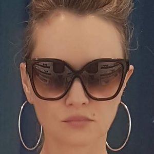 Meet your Posher, LuLu